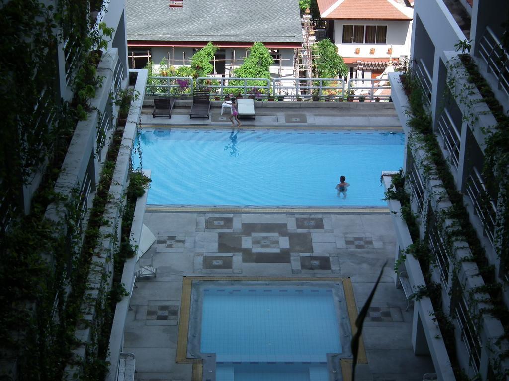 Abricole At Pattaya Hill Apartment Exterior photo