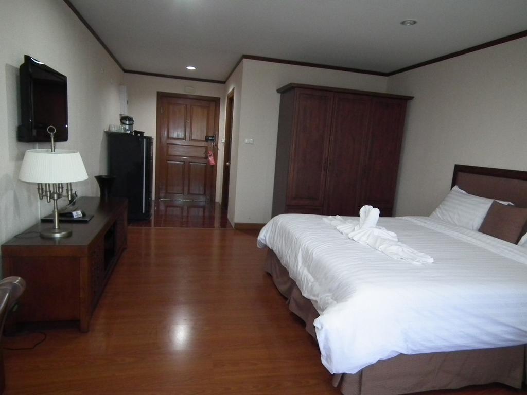Abricole At Pattaya Hill Apartment Exterior photo