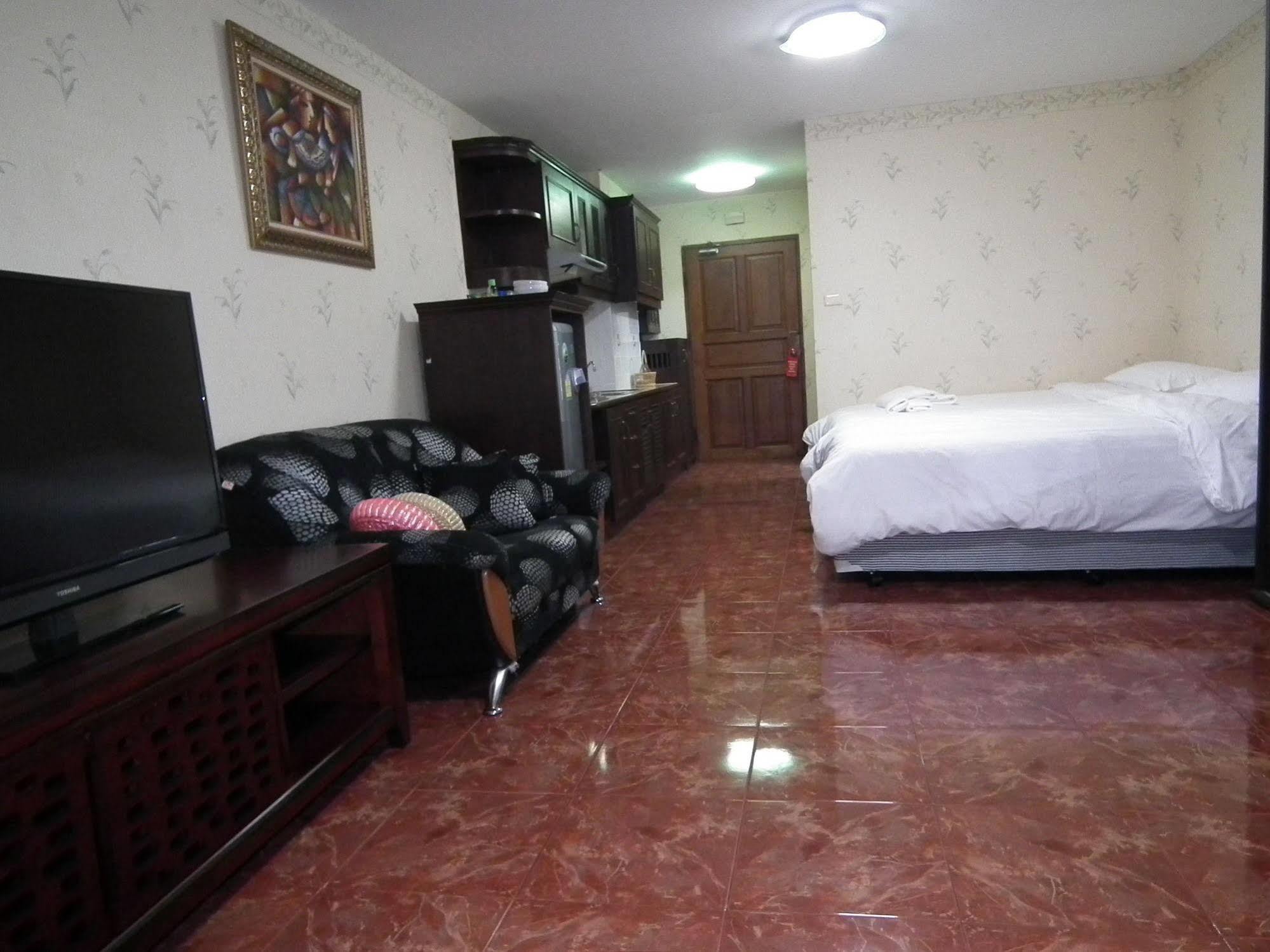 Abricole At Pattaya Hill Apartment Exterior photo