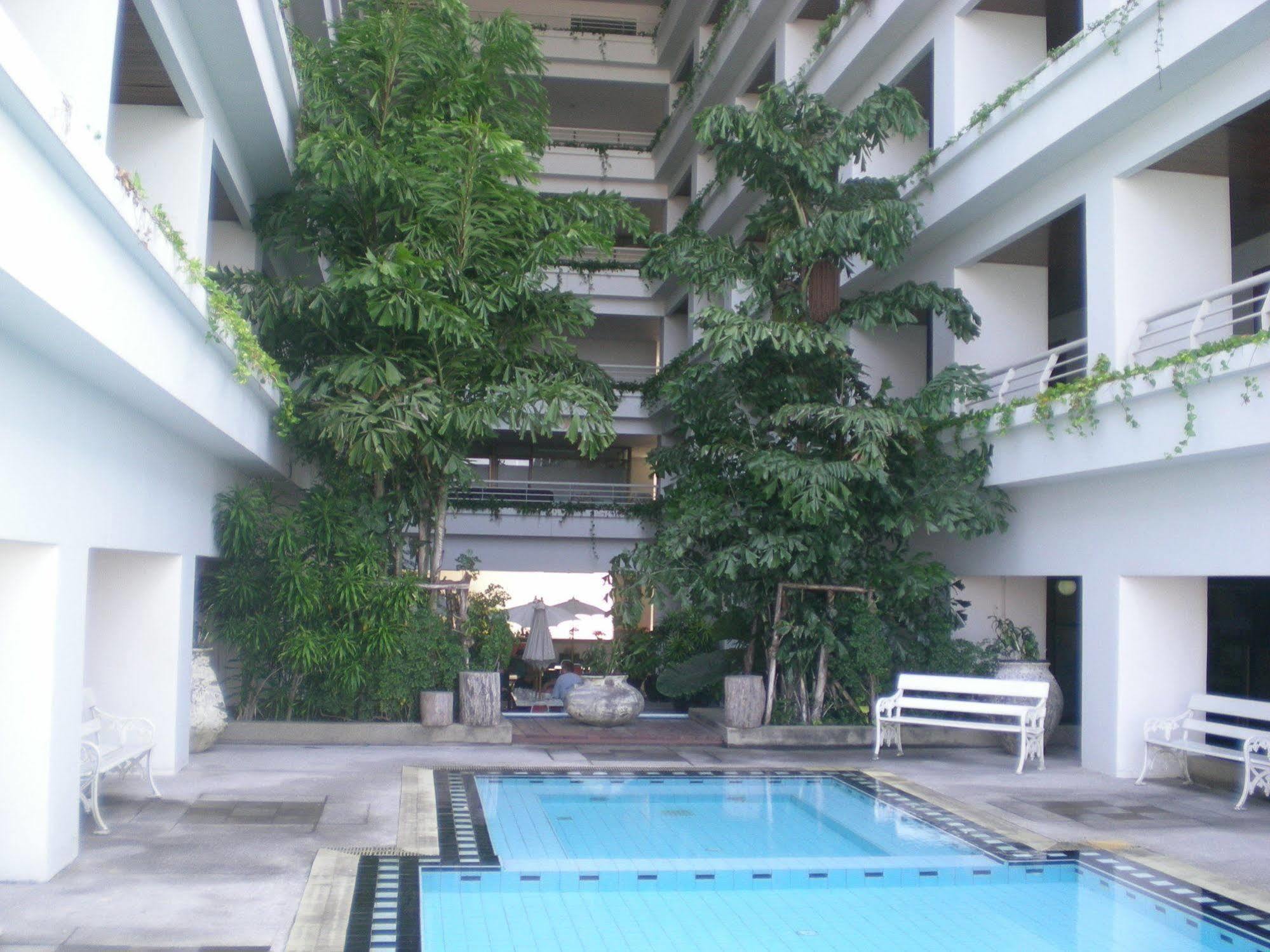 Abricole At Pattaya Hill Apartment Exterior photo